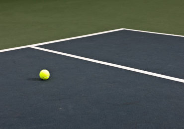 Construction d'un court de tennis en béton poreux à Cannes