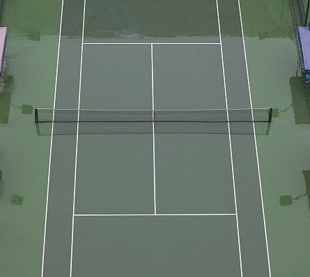 Construction d'un court de tennis en béton poreux à Cannes