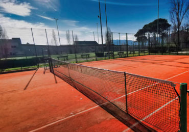 Construction d'un terrain de tennis à Nice