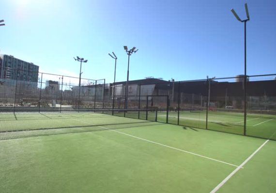 Construction d'un court de tennis à Nice