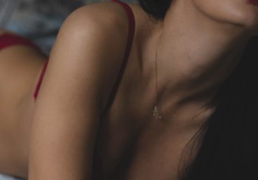 découvrez notre collection de lingerie élégante, alliant sophistication et confort. des pièces raffinées et sensuelles qui mettent en valeur votre silhouette tout en offrant un style intemporel. parfaites pour toute occasion, nos créations subliment votre féminité avec délicatesse.