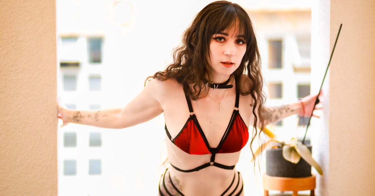 découvrez notre collection exclusive de lingerie alliant élégance, confort et sensualité. offrez-vous des pièces uniques qui subliment votre silhouette tout en vous assurant une qualité inégalée. laissez-vous séduire par l'art de la lingerie raffinée.