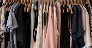découvrez les dernières tendances de la mode pour rester à la pointe du style. explorez les looks incontournables, les couleurs de saison et les indispensables de votre garde-robe.