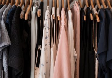 découvrez les dernières tendances de la mode pour rester à la pointe du style. explorez les looks incontournables, les couleurs de saison et les indispensables de votre garde-robe.