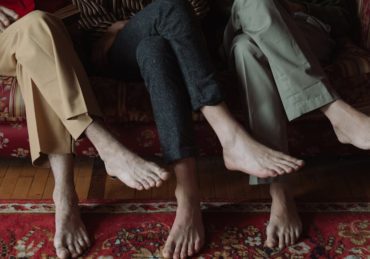 découvrez l'univers fascinant du fétichisme, ses origines, ses pratiques et son influence sur la culture contemporaine. explorez les différentes formes de fétiches et apprenez à mieux comprendre cette facette de la sexualité humaine.