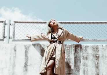 découvrez notre collection de bas en résille, alliant élégance et audace. parfaits pour compléter vos tenues de soirée ou ajouter une touche sexy à votre look quotidien, nos bas en résille sont conçus pour allier confort et style. explorez les différentes textures et motifs pour exprimer votre personnalité avec confiance.