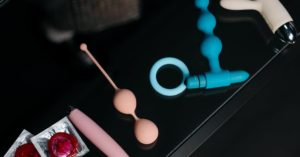 découvrez notre sélection de sex toys variés et de qualité pour pimenter vos moments intimes. que vous soyez novice ou expert, nous avons ce qu'il vous faut pour explorer de nouvelles sensations et améliorer votre vie sexuelle.