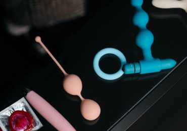 découvrez notre sélection de sex toys variés et de qualité pour pimenter vos moments intimes. que vous soyez novice ou expert, nous avons ce qu'il vous faut pour explorer de nouvelles sensations et améliorer votre vie sexuelle.