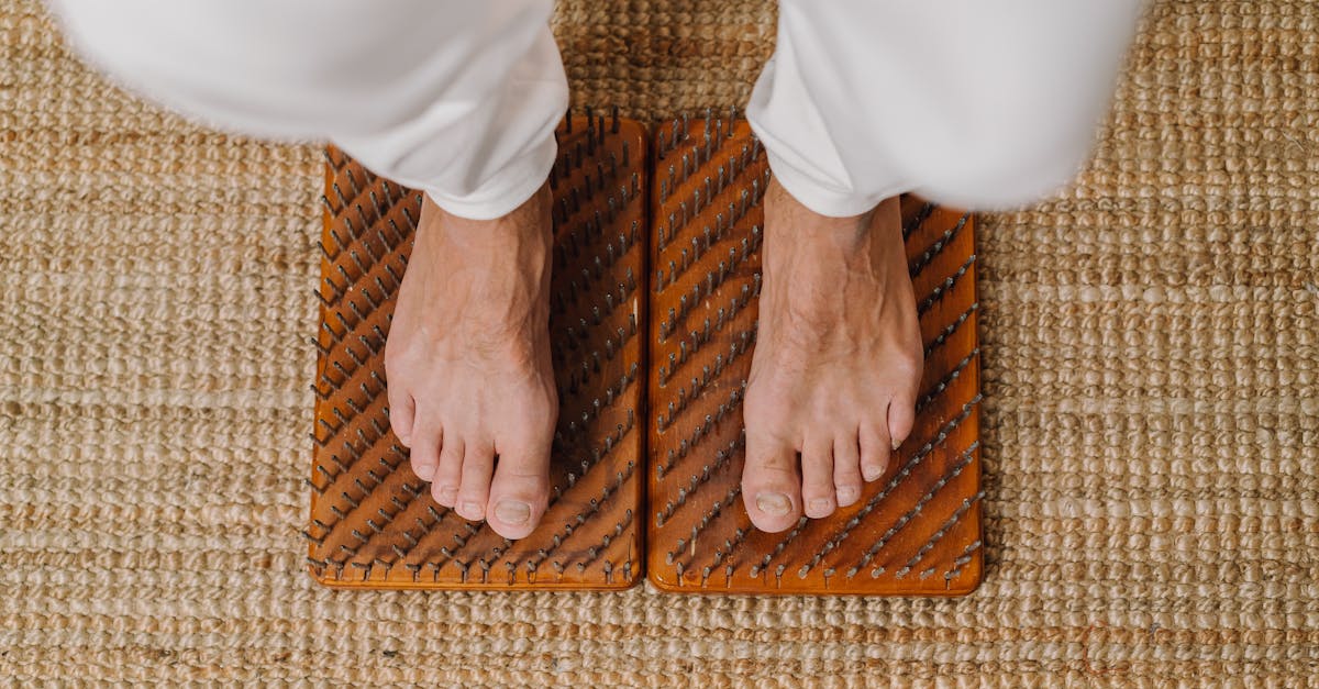 découvrez les bienfaits de l'acupression, une technique douce d'acupuncture sans aiguilles qui soulage le stress, améliore la circulation et favorise le bien-être général. apprenez à utiliser des points de pression pour apaiser votre corps et votre esprit.