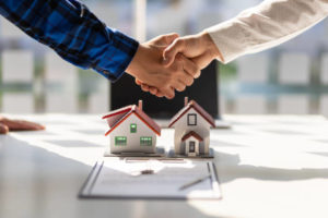 agent immobilier à Communay