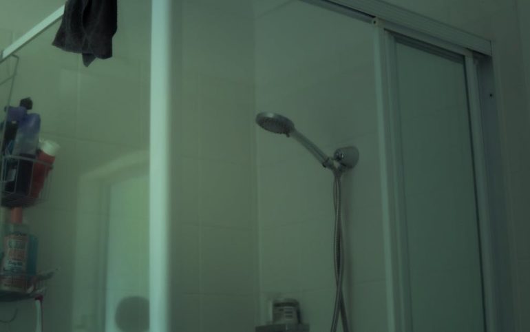 découvrez des astuces pratiques et des conseils inspirants pour optimiser l'organisation de votre salle de bain. transformez votre espace en un lieu fonctionnel et agréable grâce à nos idées de rangement et de décor.