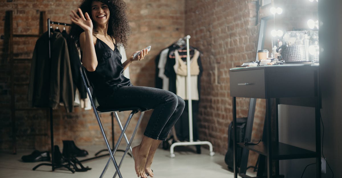 découvrez notre porte-manteau élégant et pratique, idéal pour organiser vos vêtements et accessoires. parfait pour l'entrée ou la chambre, il ajoute une touche de style à votre décoration tout en gardant votre espace bien rangé.
