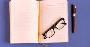 découvrez notre sélection d'accessoires de lecture, conçus pour améliorer votre expérience de lecture. des lampes, marque-pages, et supports de livres aux lunettes, trouvez tout ce qu'il vous faut pour savourer chaque page. parfait pour les passionnés de littérature !