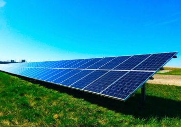 Réaliser un nettoyage de panneaux solaires à Genève permet donc de retrouver une production électrique optimale tout en