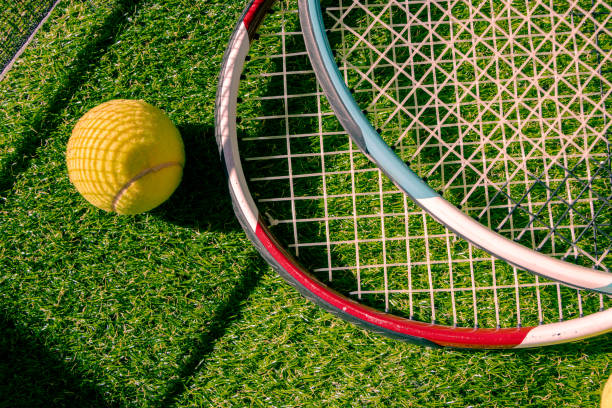 construction court de tennis en gazon synthétique à Saint-Raphaël